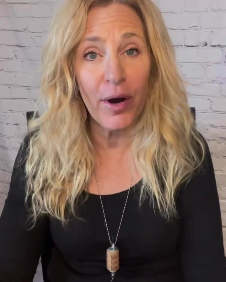 🍷 Wine Tip Tuesday! Do you use the 20/20 rule? 
🎥: Wine Guide, Jenny Kuzbek | @jennykuzbekwine4work