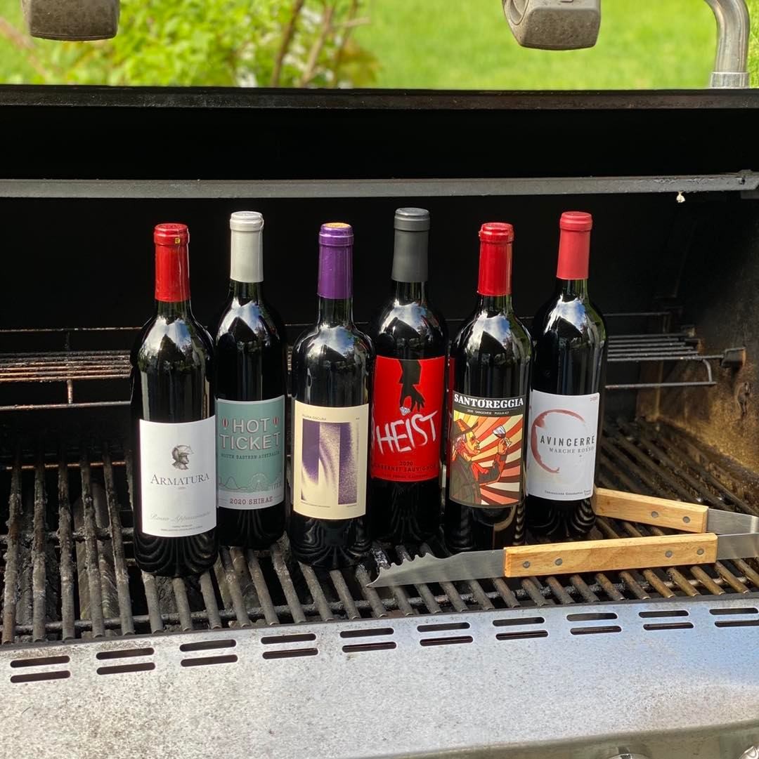Which wines will you be pairing as you grill and chill for the long weekend? Here are a few of our favorite reds! Check out our Sommology pairing tool to pair up anything from grilled and spicy to sweet and salty.
📸 @sipwinewithnadine
